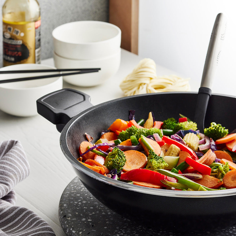 Bessemer Black Stir Frypan 32cm